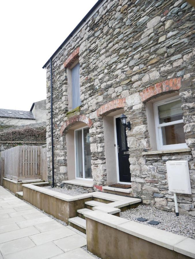 The Barn In The Courtyard Aparthotel Ulverston Exterior photo